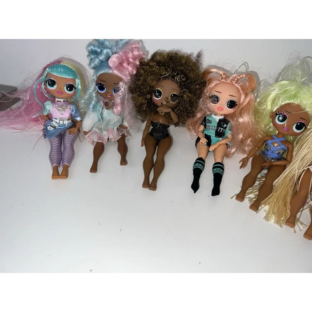 (32/b53)LOL Surprise OMG Doll Lot of 8Dolls With Clothes